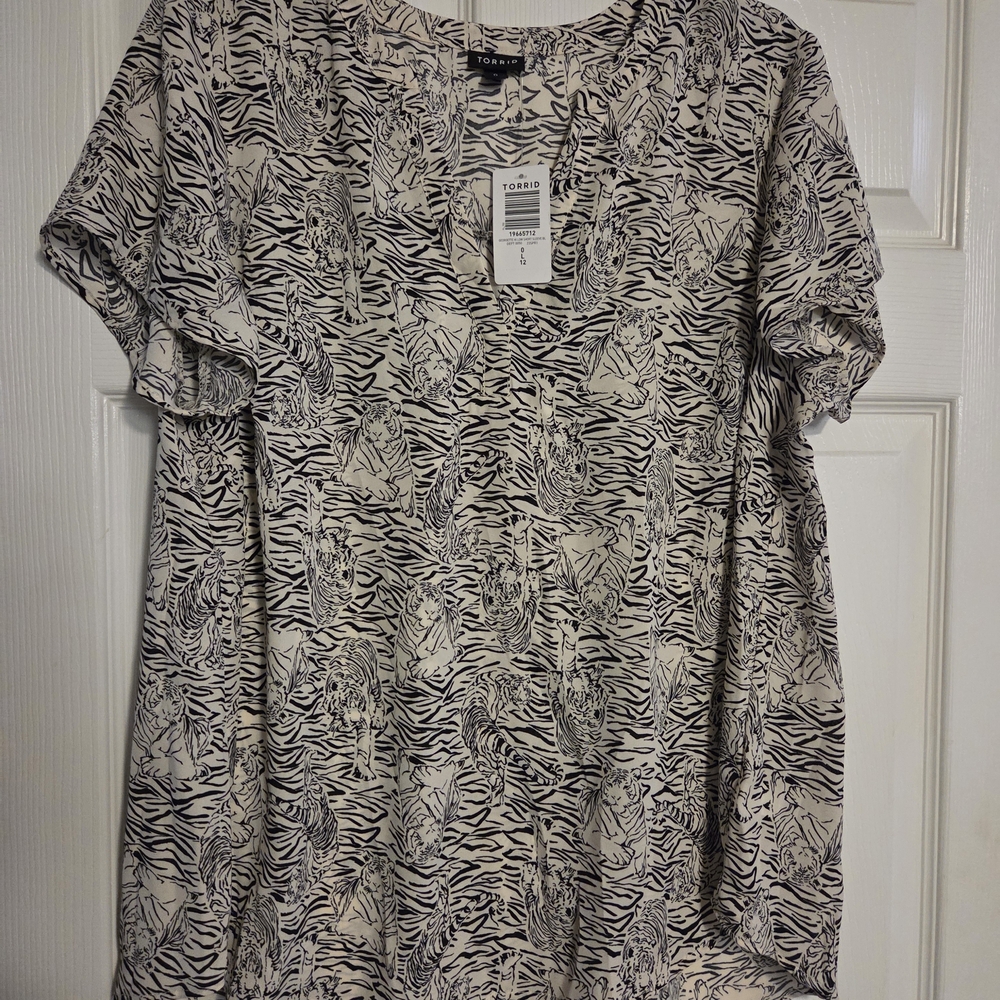Torrid Black and White Tiger Patterned Top